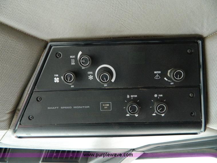 image for item D8893 1988 Case IH 1680 combine