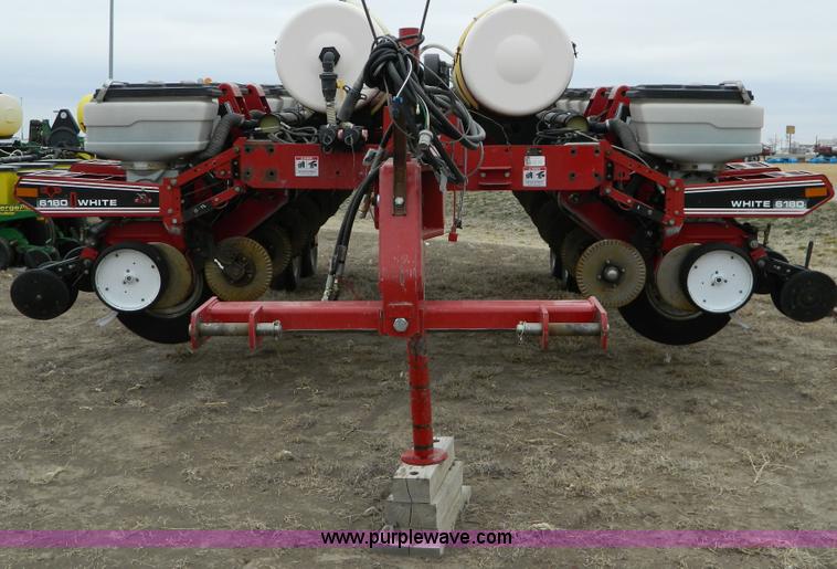 image for item D8894 1998 AGCO White 6186 16 row planter