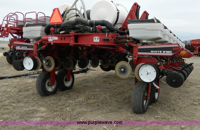 image for item D8894 1998 AGCO White 6186 16 row planter