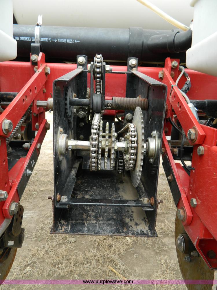 image for item D8894 1998 AGCO White 6186 16 row planter