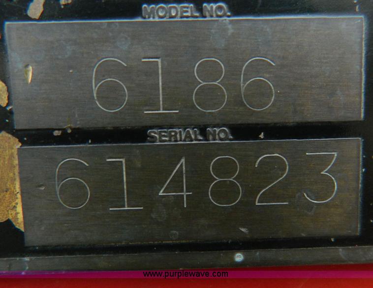 image for item D8894 1998 AGCO White 6186 16 row planter