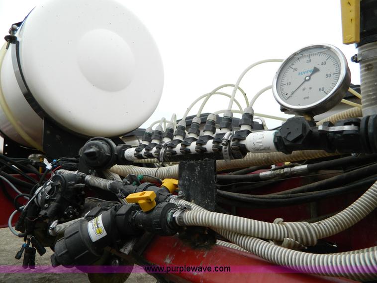 image for item D8894 1998 AGCO White 6186 16 row planter