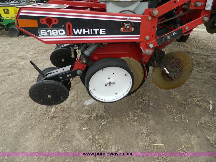 image for item D8894 1998 AGCO White 6186 16 row planter