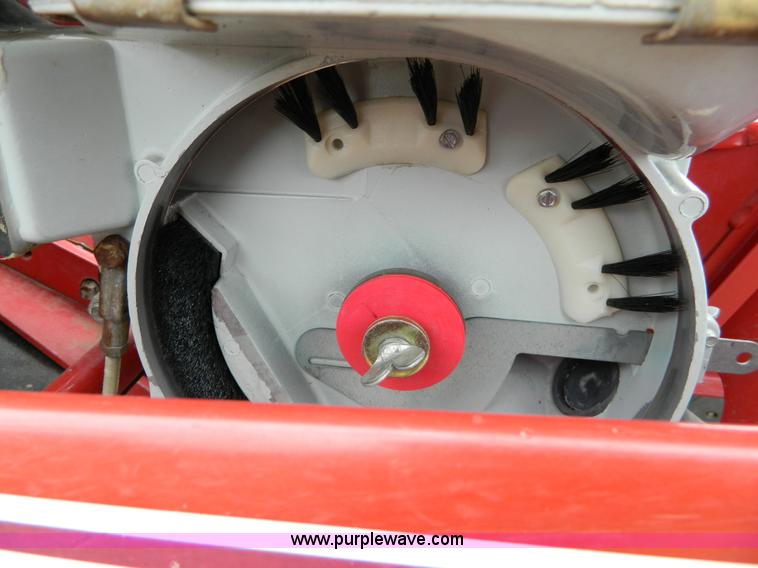 image for item D8894 1998 AGCO White 6186 16 row planter