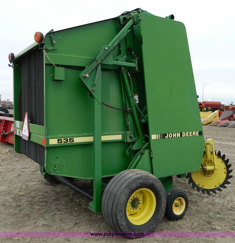 image for item D8895 1995 John Deere 535 round baler