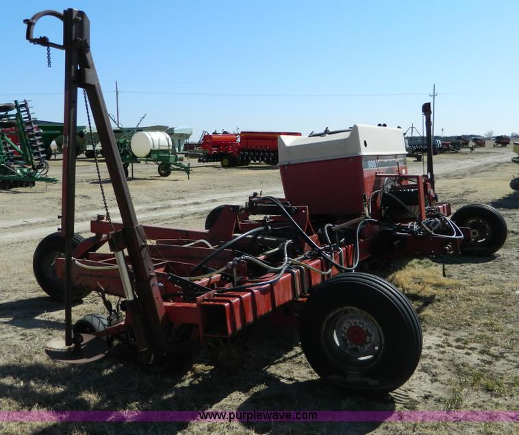 image for item D8899 Case IH 900 Cyclo Air 8 row planter
