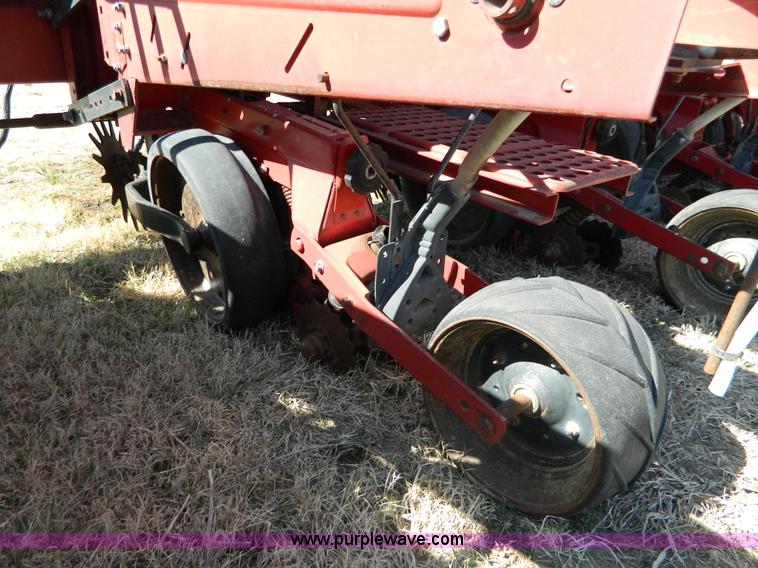image for item D8899 Case IH 900 Cyclo Air 8 row planter