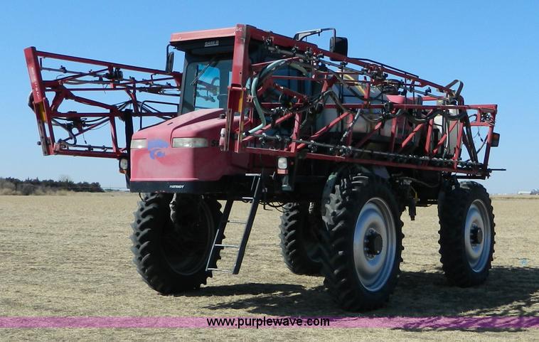 image for item D8900 1999 Case IH SPX4260 self propelled sprayer