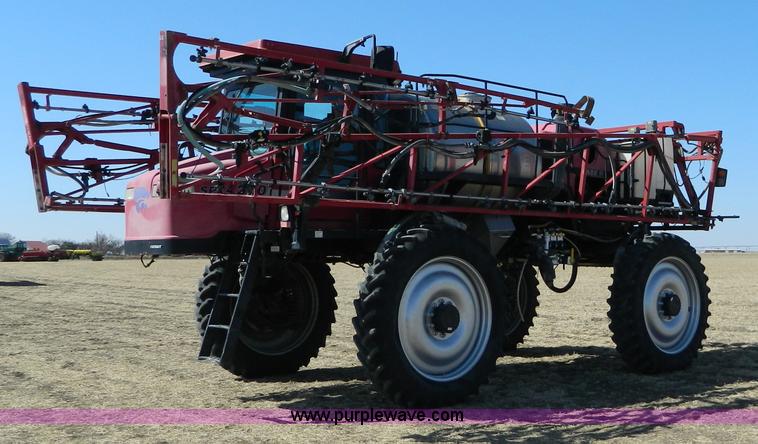 image for item D8900 1999 Case IH SPX4260 self propelled sprayer