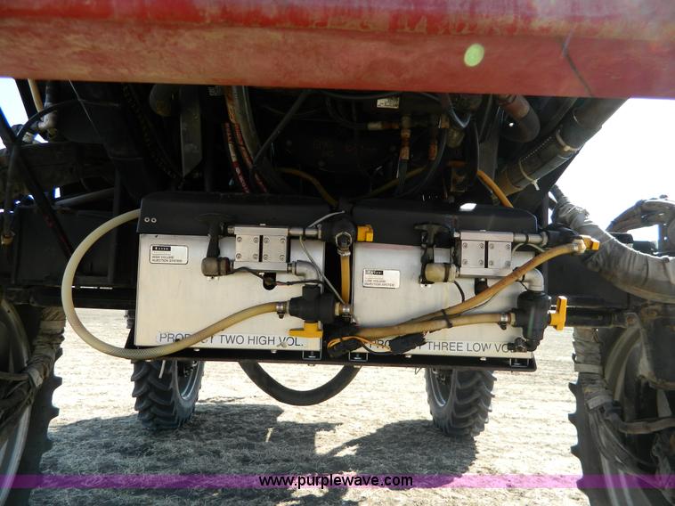 image for item D8900 1999 Case IH SPX4260 self propelled sprayer