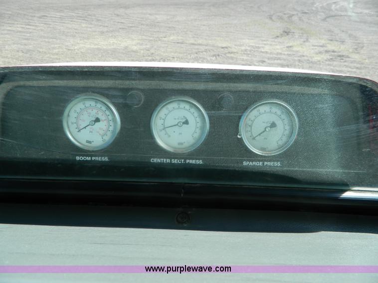 image for item D8900 1999 Case IH SPX4260 self propelled sprayer