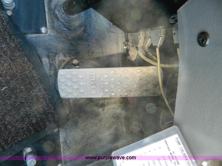 image for item D8900 1999 Case IH SPX4260 self propelled sprayer