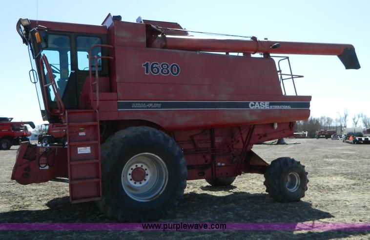 image for item D8901 1988 Case IH 1680 combine