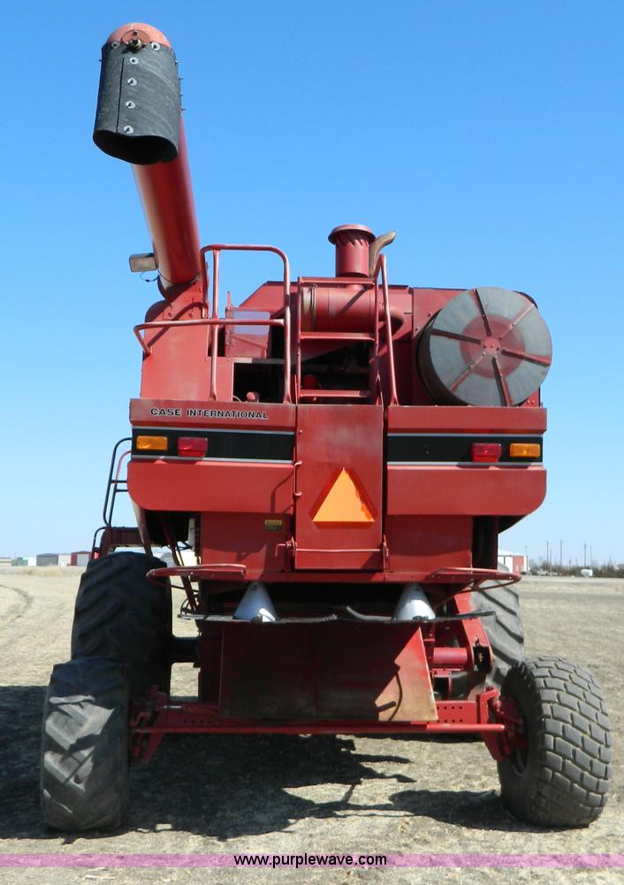 image for item D8901 1988 Case IH 1680 combine