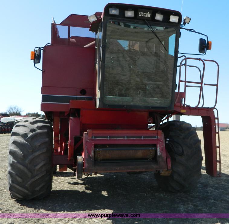 image for item D8901 1988 Case IH 1680 combine