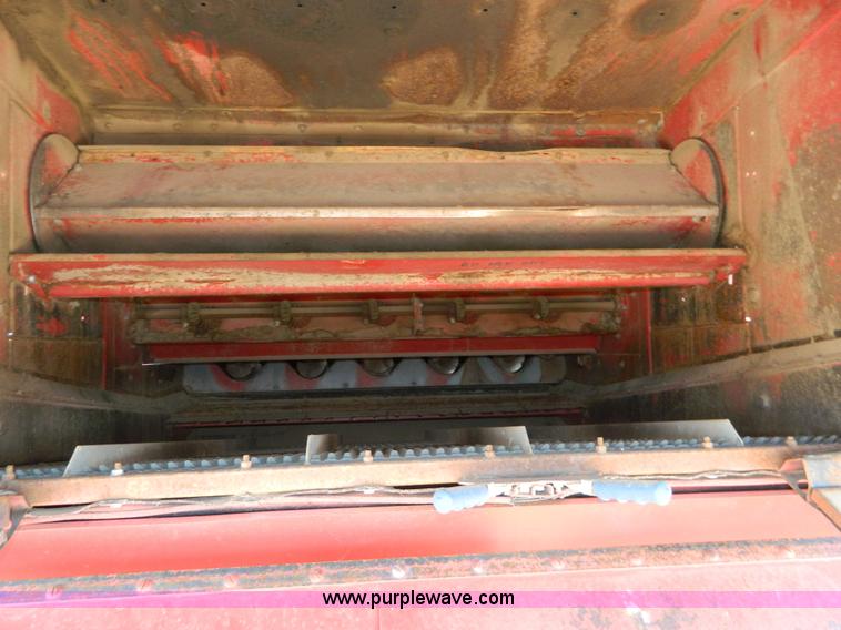 image for item D8901 1988 Case IH 1680 combine