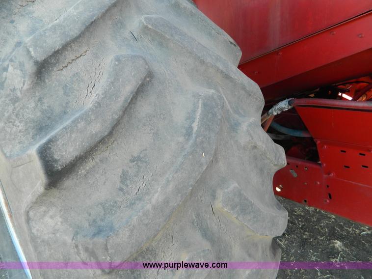 image for item D8901 1988 Case IH 1680 combine