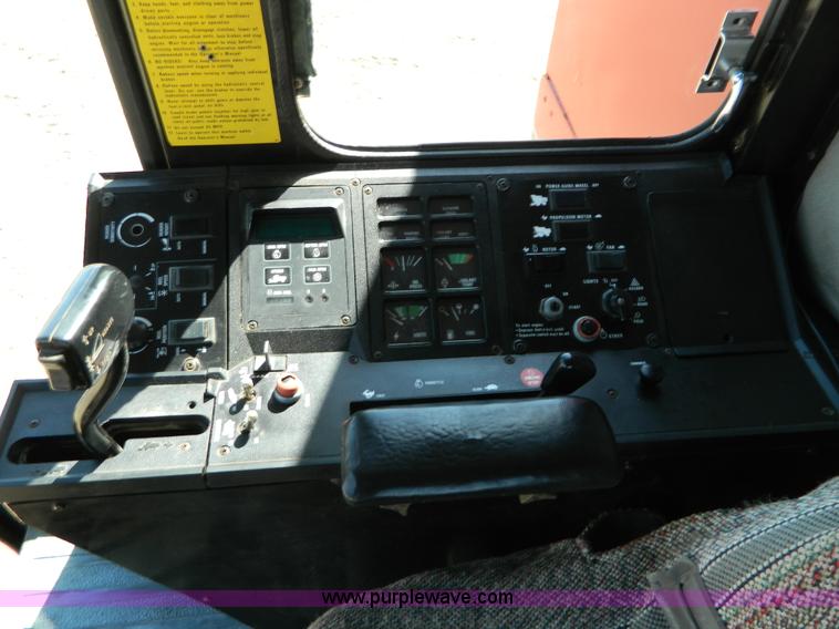 image for item D8901 1988 Case IH 1680 combine