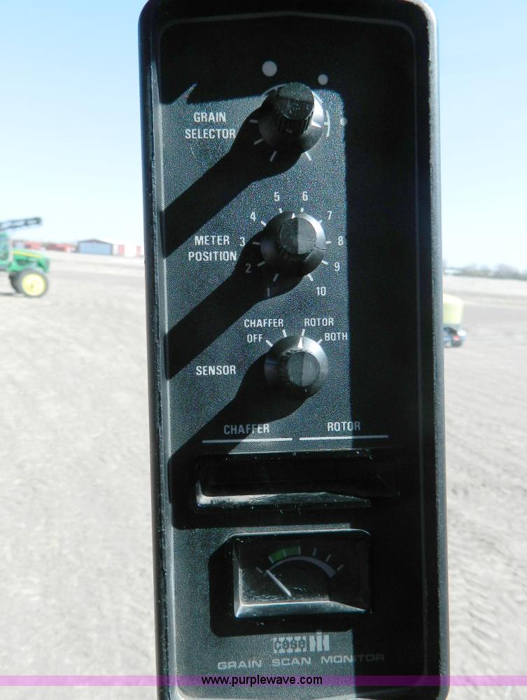 image for item D8901 1988 Case IH 1680 combine