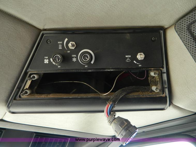 image for item D8901 1988 Case IH 1680 combine