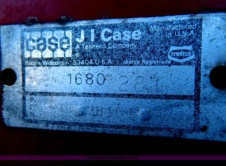 image for item D8901 1988 Case IH 1680 combine