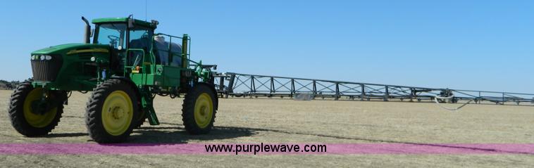 image for item D8902 2005 John Deere 4720 self propelled sprayer
