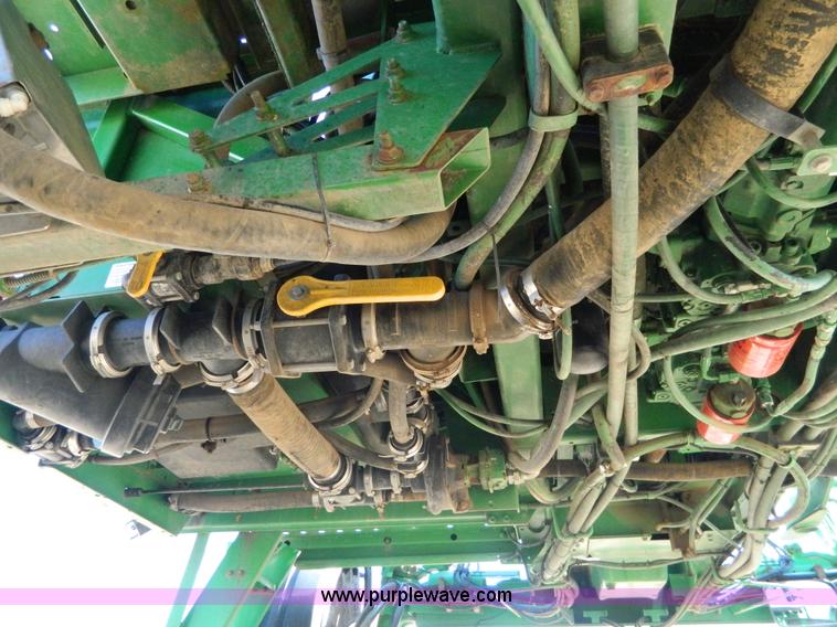 image for item D8902 2005 John Deere 4720 self propelled sprayer