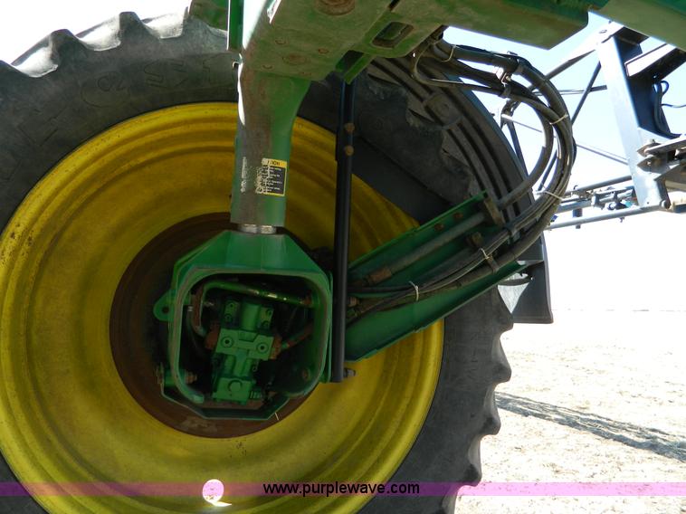 image for item D8902 2005 John Deere 4720 self propelled sprayer