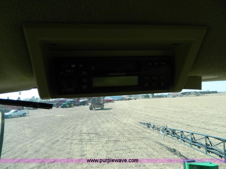 image for item D8902 2005 John Deere 4720 self propelled sprayer