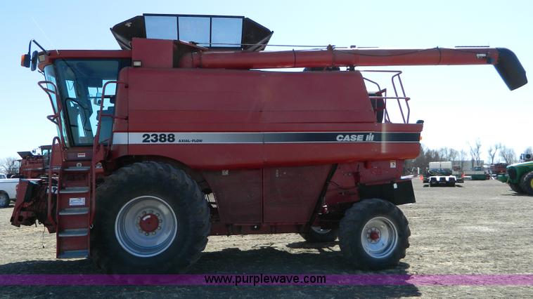 image for item D8903 1998 Case IH 2388 combine