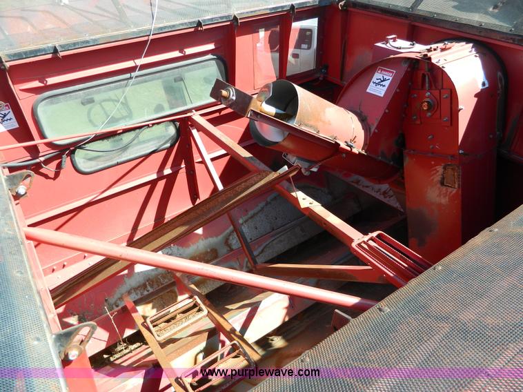 image for item D8903 1998 Case IH 2388 combine