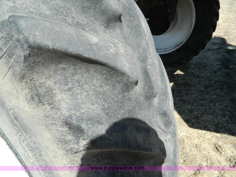 image for item D8904 2007 Apache AS1210 self propelled sprayer