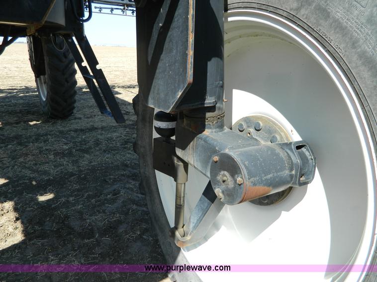 image for item D8904 2007 Apache AS1210 self propelled sprayer