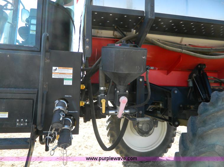 image for item D8904 2007 Apache AS1210 self propelled sprayer