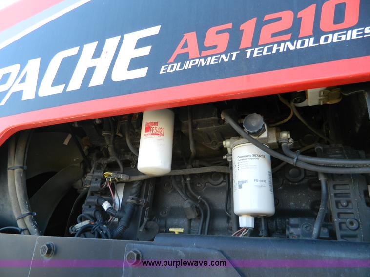 image for item D8904 2007 Apache AS1210 self propelled sprayer