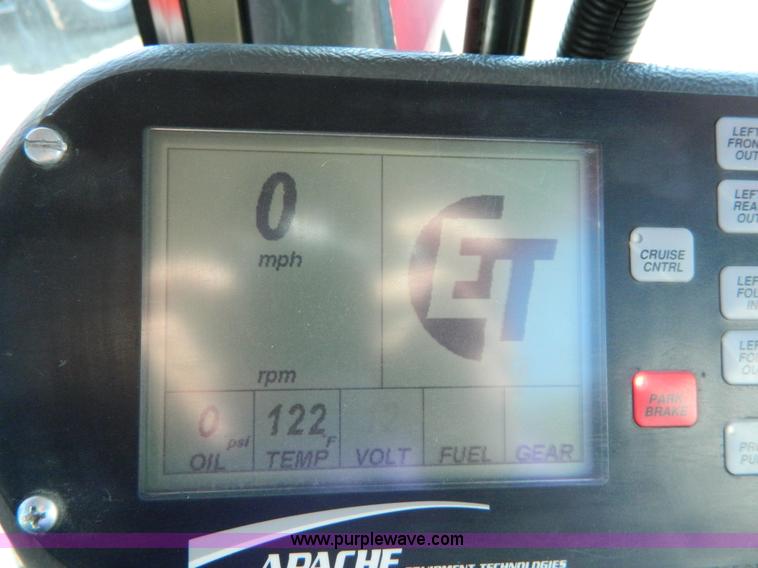 image for item D8904 2007 Apache AS1210 self propelled sprayer