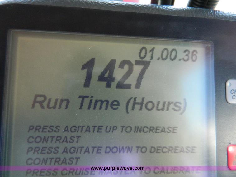 image for item D8904 2007 Apache AS1210 self propelled sprayer