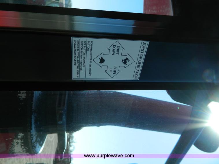 image for item D8904 2007 Apache AS1210 self propelled sprayer