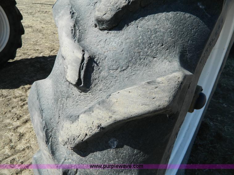 image for item D8904 2007 Apache AS1210 self propelled sprayer