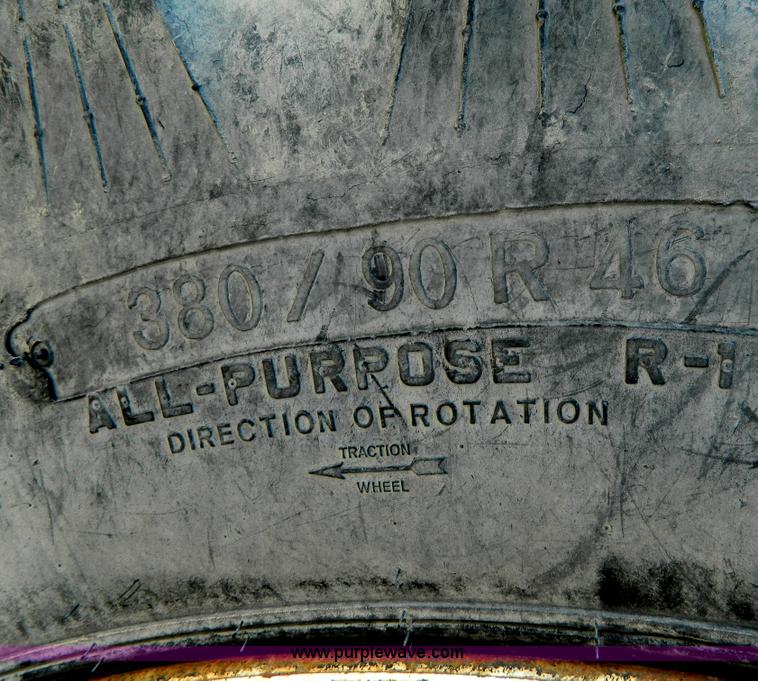 image for item D8904 2007 Apache AS1210 self propelled sprayer