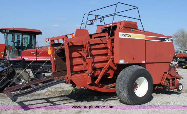 image for item L9624 Hesston 4910 large square baler