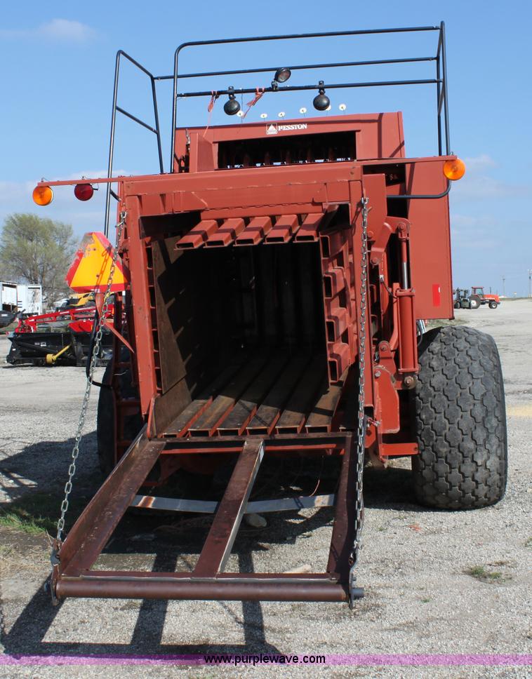 image for item L9624 Hesston 4910 large square baler