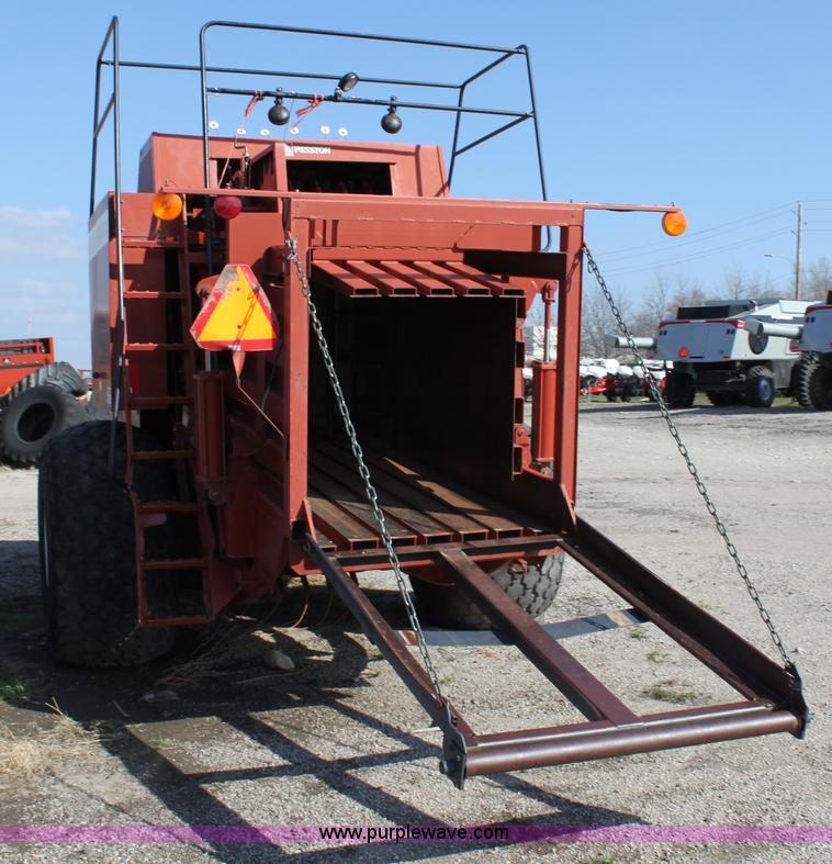 image for item L9624 Hesston 4910 large square baler