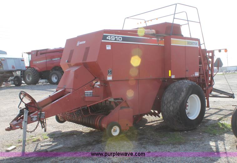 image for item L9624 Hesston 4910 large square baler