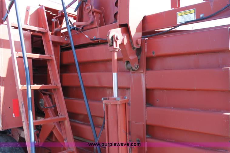 image for item L9624 Hesston 4910 large square baler