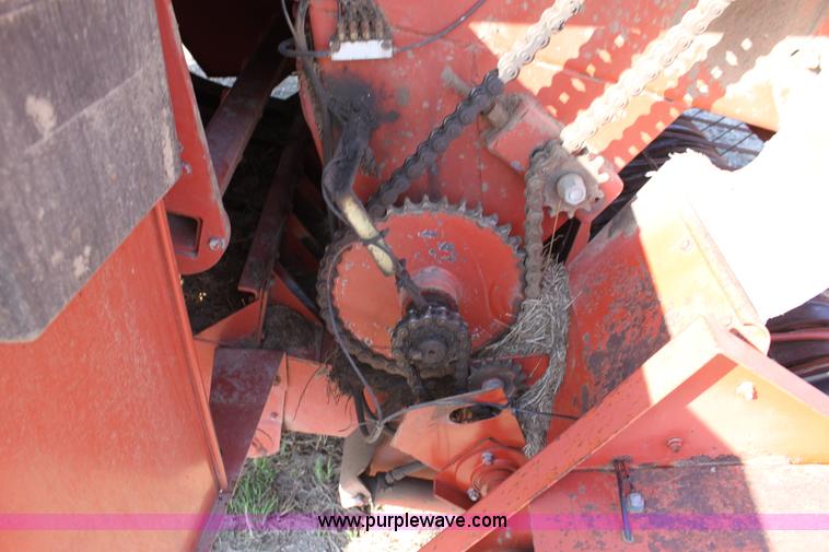 image for item L9624 Hesston 4910 large square baler