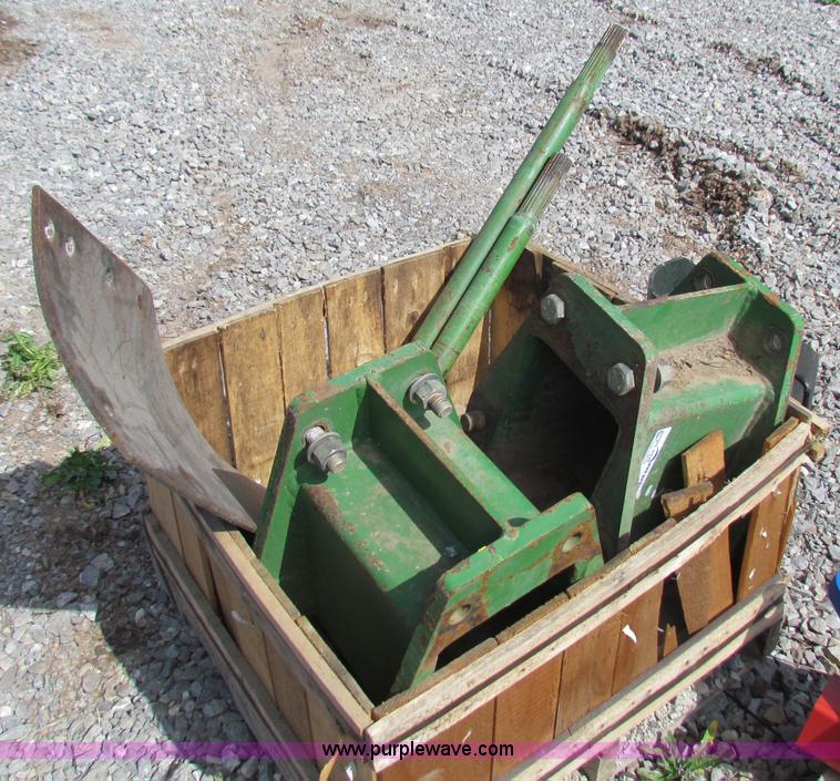 image for item N9004 John Deere combine final drive dual extensions