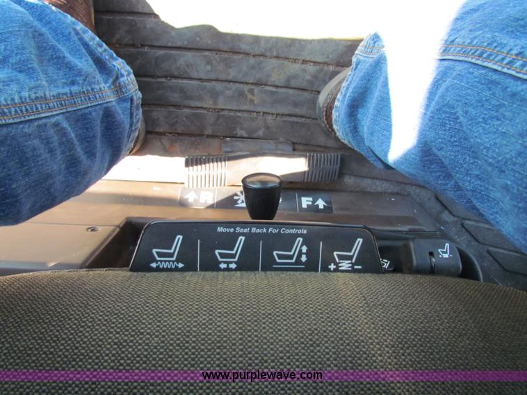 image for item N9013 1999 John Deere 9610 RWA combine