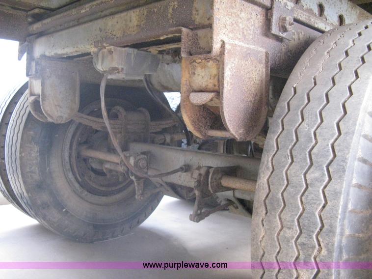 image for item A6130 1976 Trailmobile dry van trailer