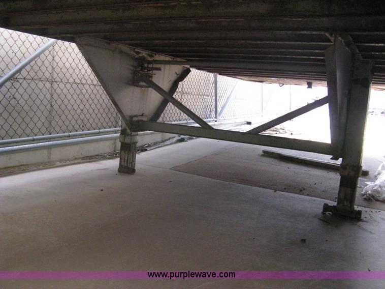 image for item A6130 1976 Trailmobile dry van trailer